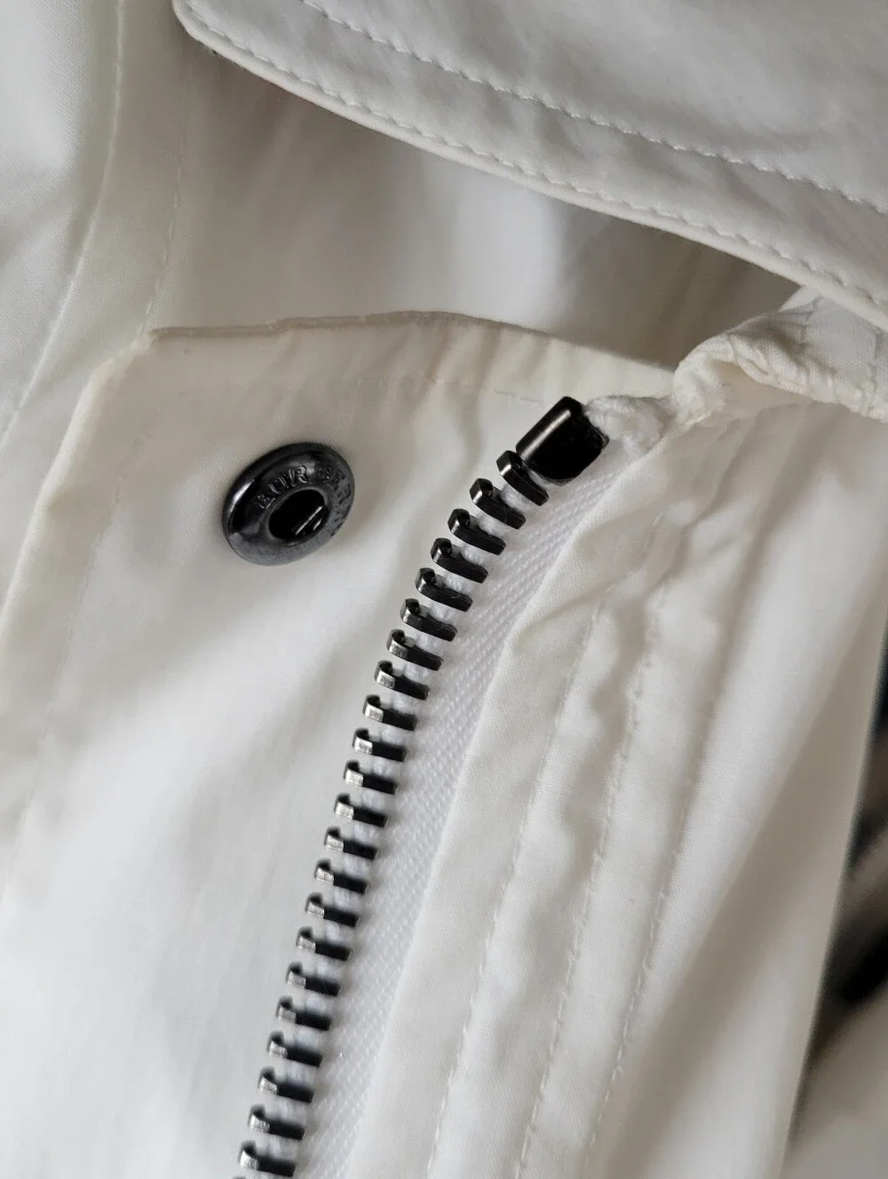 Burberry White Jacket with Signature Check Cuff Detail:2 - Picture 11 of 12